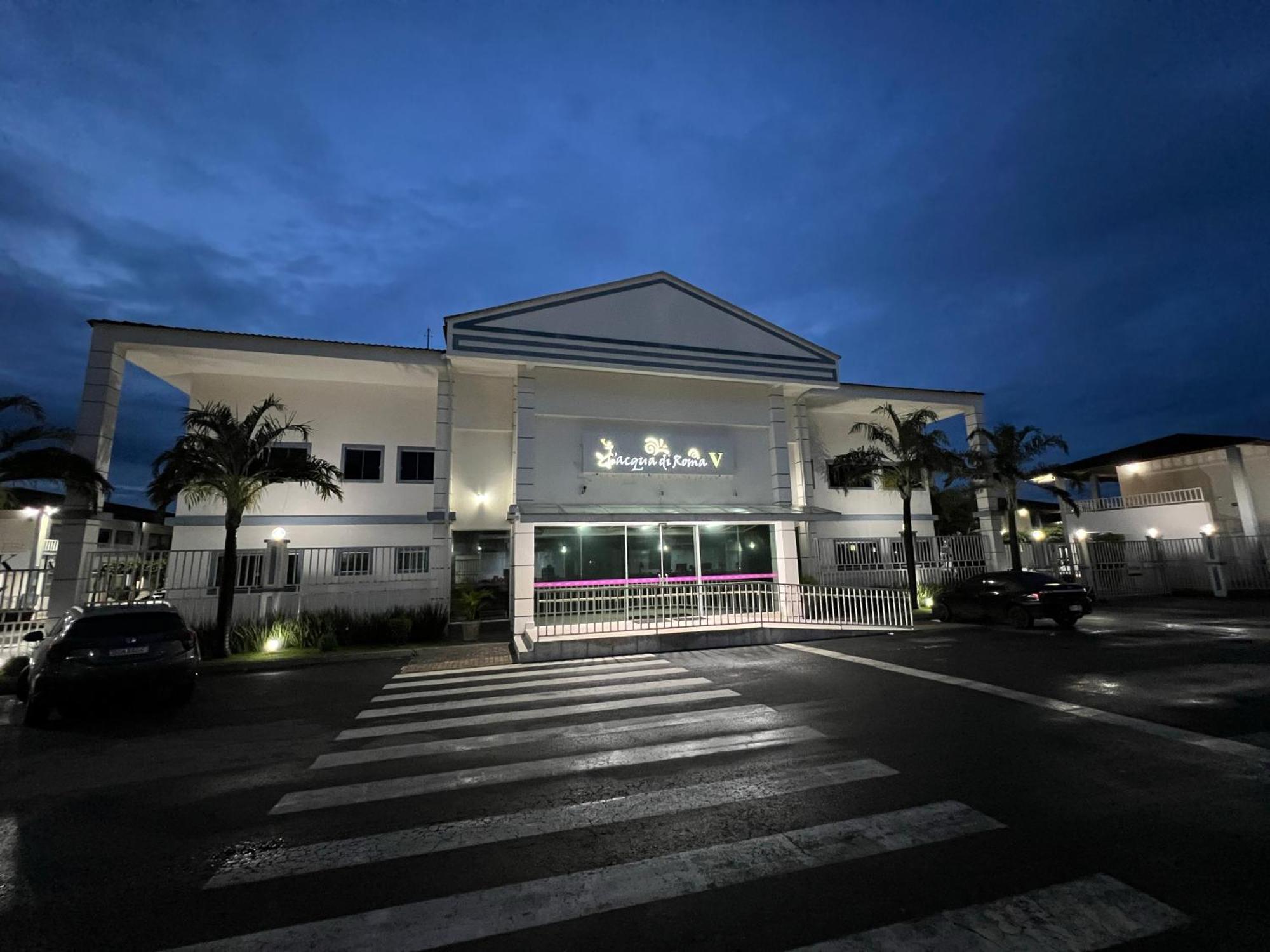 Apto Completo Com Parque Aquatico 24 Horas Lacqua Diroma Caldas Novas Exterior foto