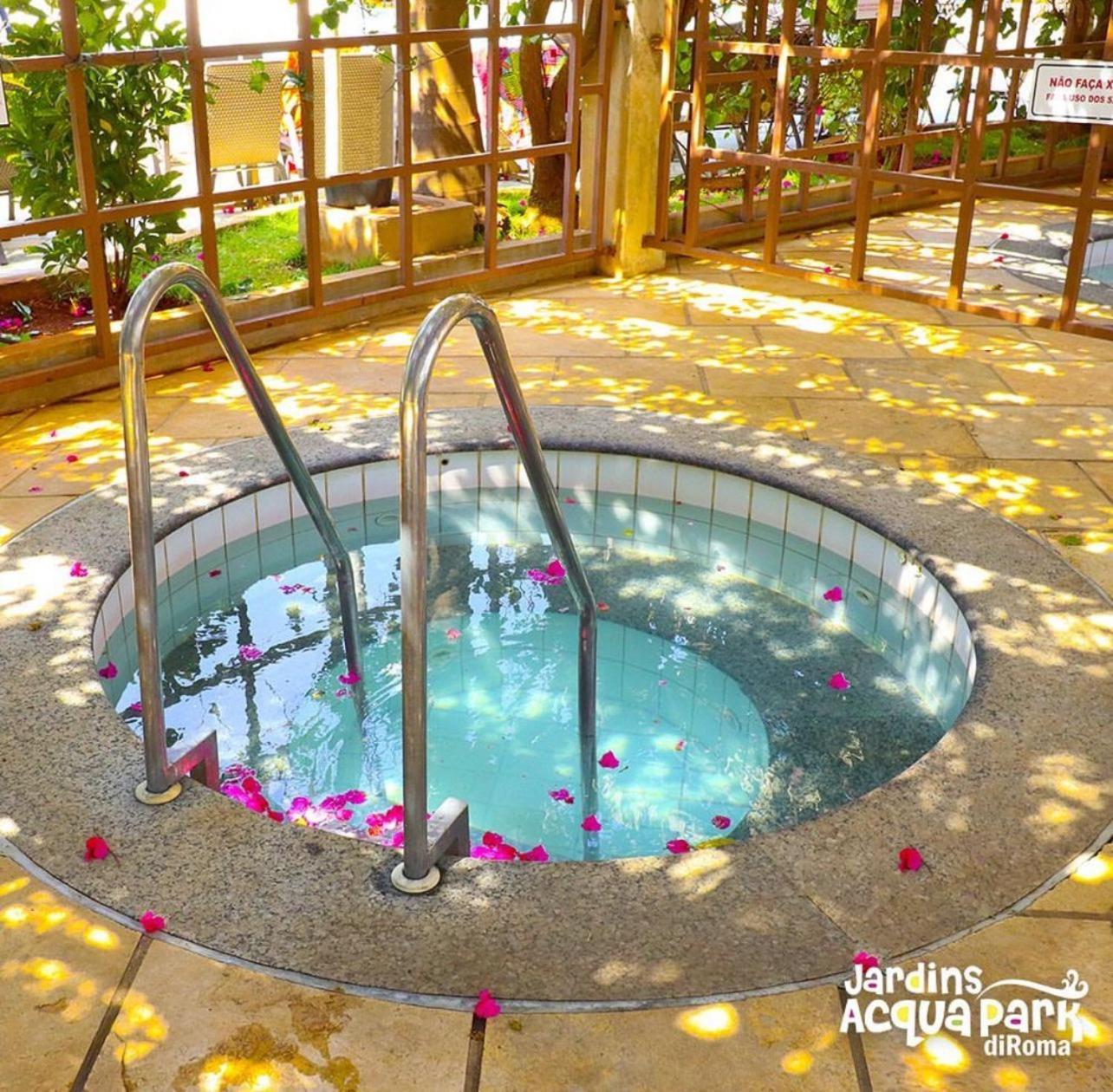 Apto Completo Com Parque Aquatico 24 Horas Lacqua Diroma Caldas Novas Exterior foto
